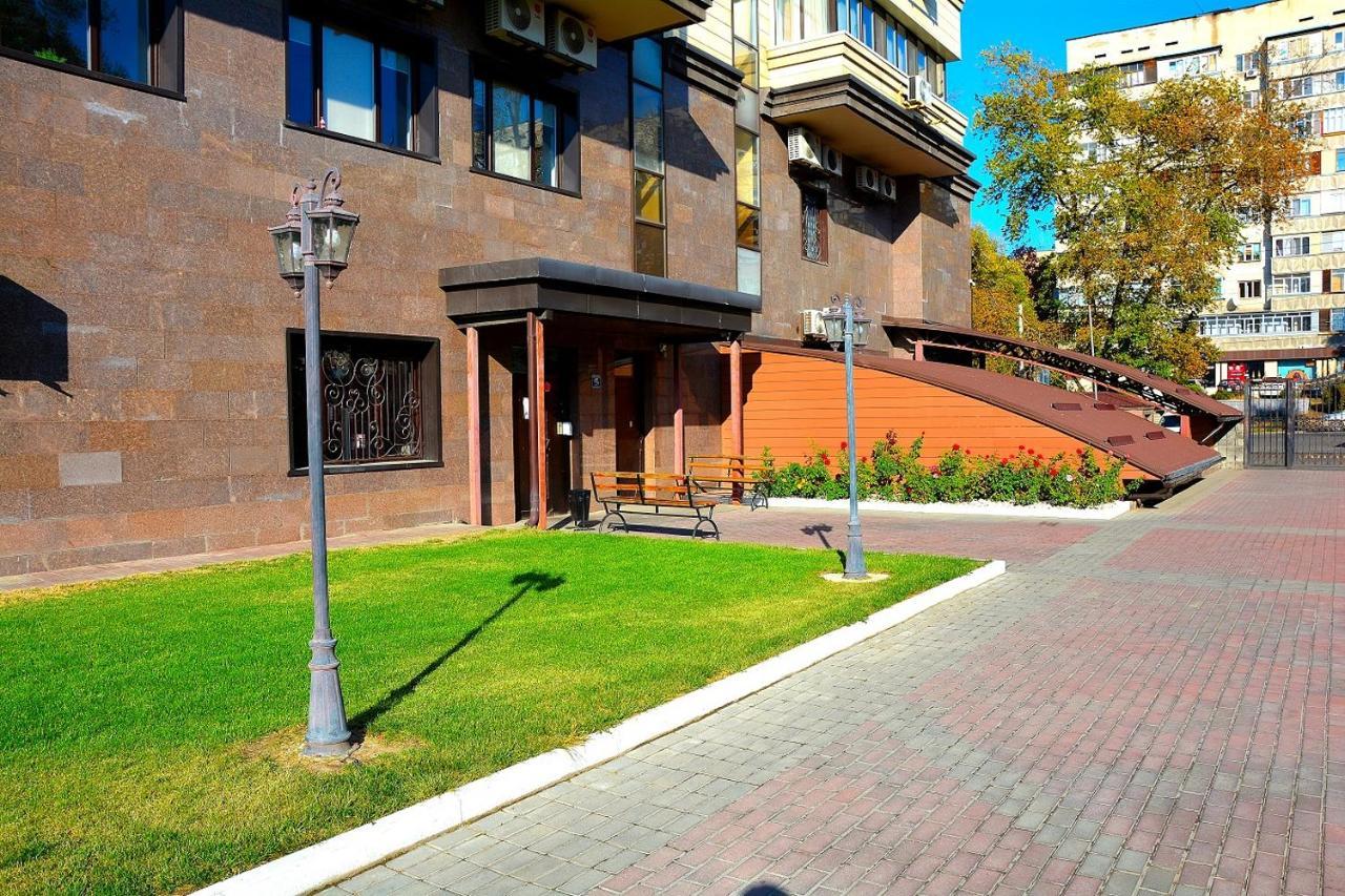 Уютная 2-Комнатная Квартира В Центре Г. Алматы Almaty Exterior foto